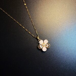 ヴィンテージ古着 Blossom Halo フレンチピンク 桜ネックレス どんなスタイルにも合う鎖骨ネックレス